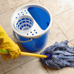 Limpar e desinfetar pisos